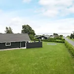 Five-Bedroom Holiday home in Faaborg 2 Vakantiehuis