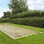 Vakantiehuis Five-Bedroom Holiday home in Faaborg 2 *