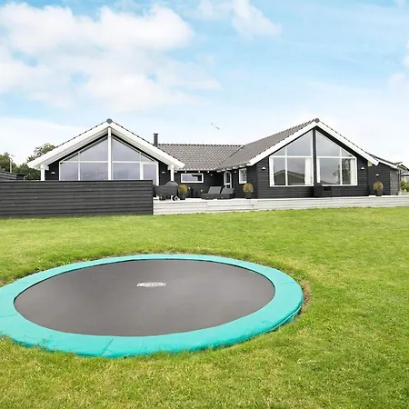 Luxury Retreat By The Sea - By Traum בית נופש *